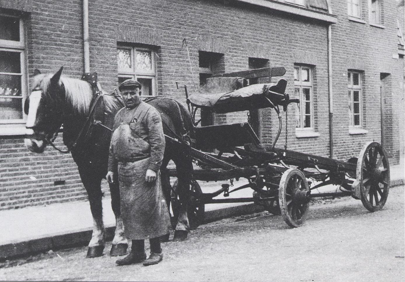 Voerman Jef Mares met bierwagen