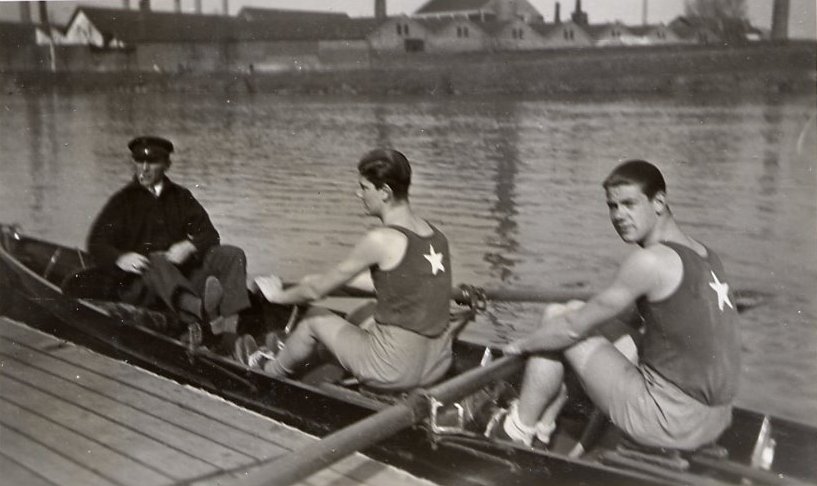 Marres twee: Robert en Rudy Marres op de Maas in training in 1933