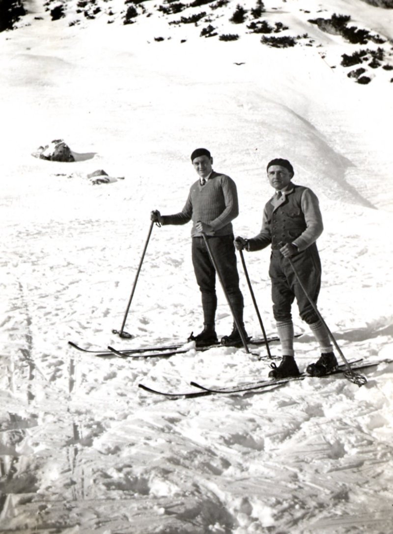 Eugne P.E.J. Marres en Paul Janssen te Hochalm jaren 1930 van de vorige eeuw